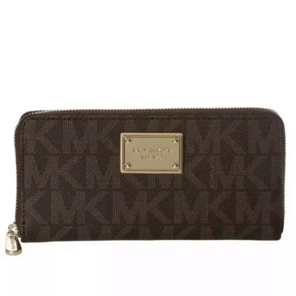 Michael Kors Brown Jet Set Zip wallet